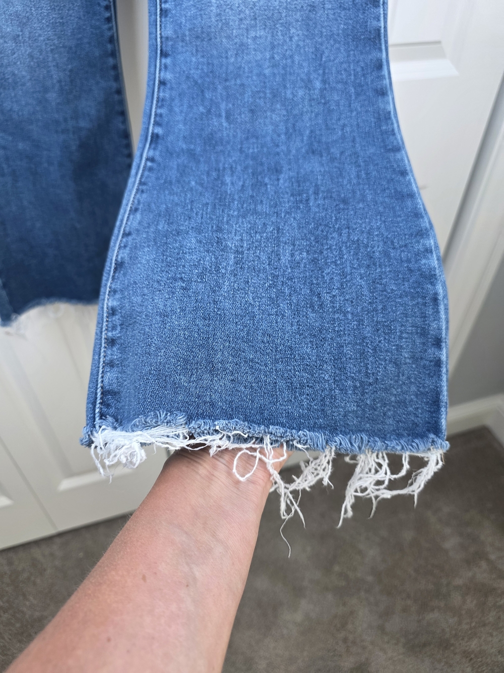 HIDDEN LOS ANGELES High Rise Raw Hem Flare Jeans Sz 28w/26L Dark Wash Ankle Crop - Picture 7 of 14